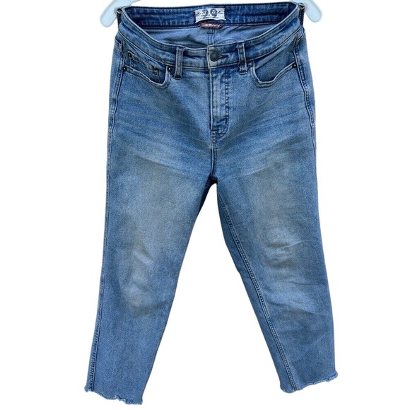 Free People We The Free CRVY High Rise Crop Jeans Raw Hem‎ Light Wash Size 8(29) - Picture 1 of 3